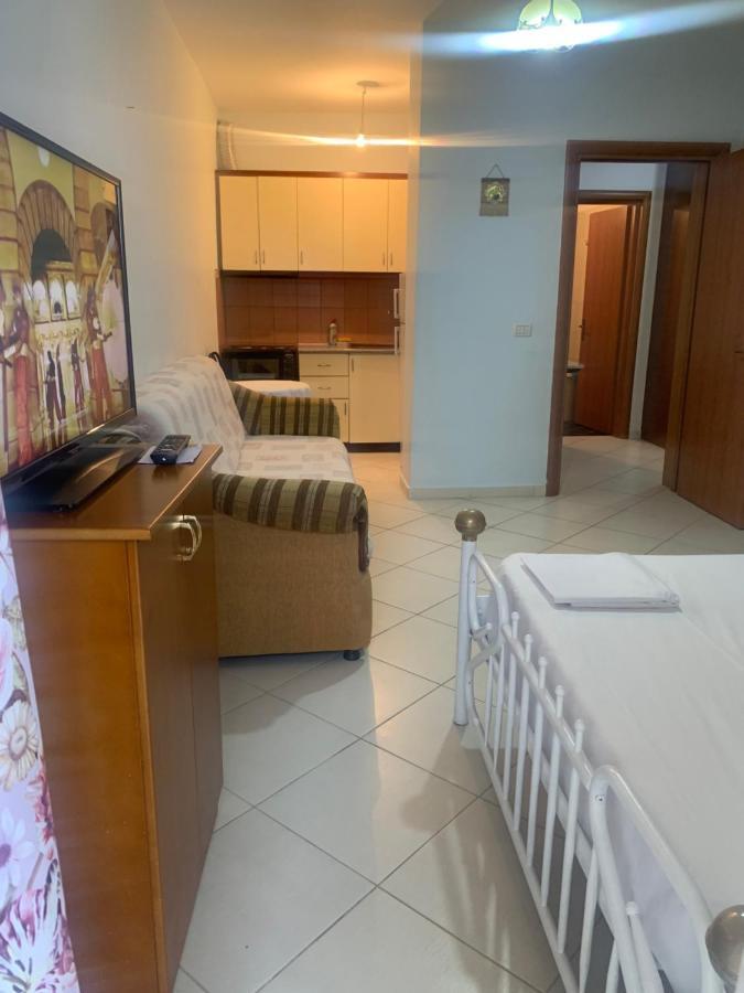 Caramel Sun Studios Apts Sarandë Eksteriør bilde